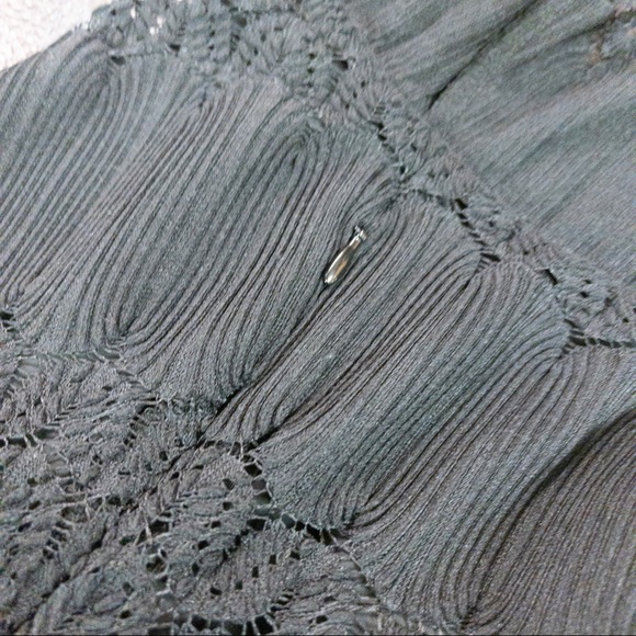 GUESS Vita Mixed-Lace Ruffled Romper - Picture 6 of 8